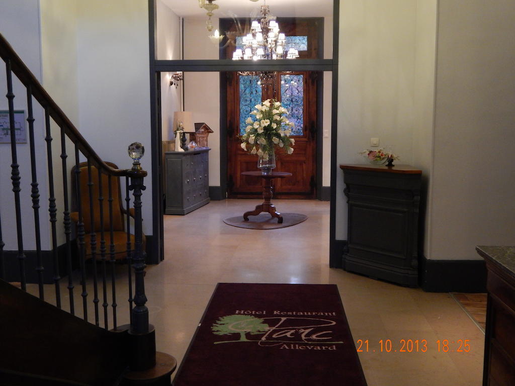 Hotel Homtel Le Parc à Allevard Extérieur photo